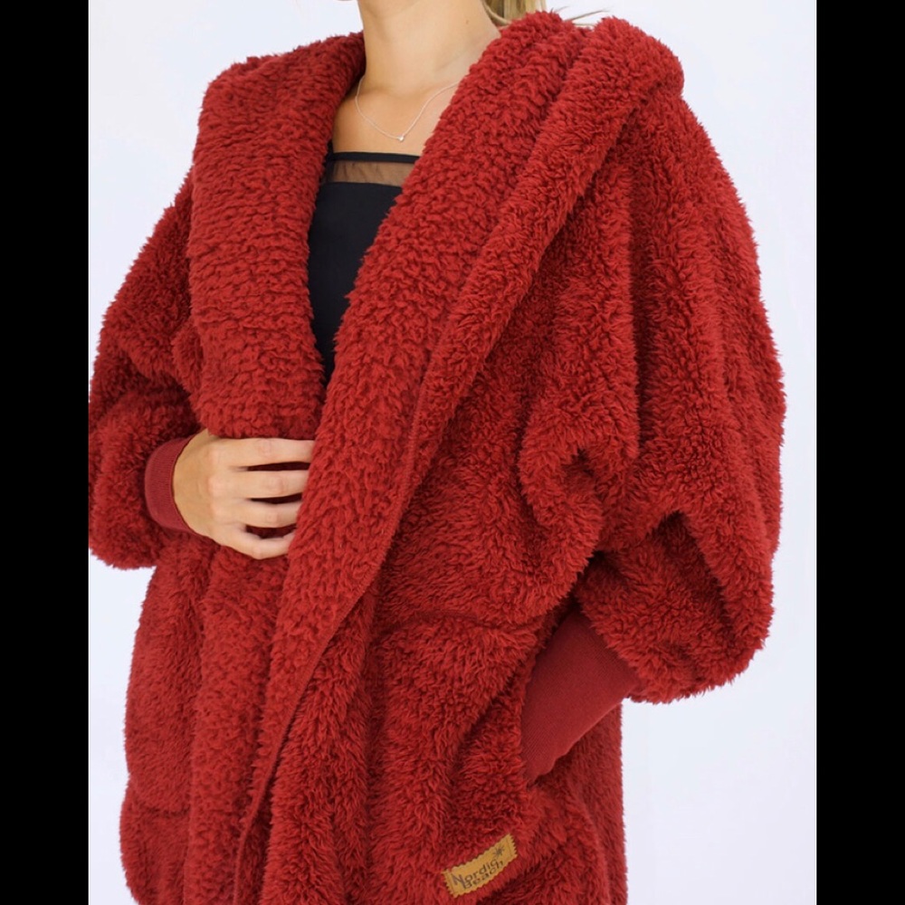 Nordic Beach Body Wrap in Red Velvet-Brand New